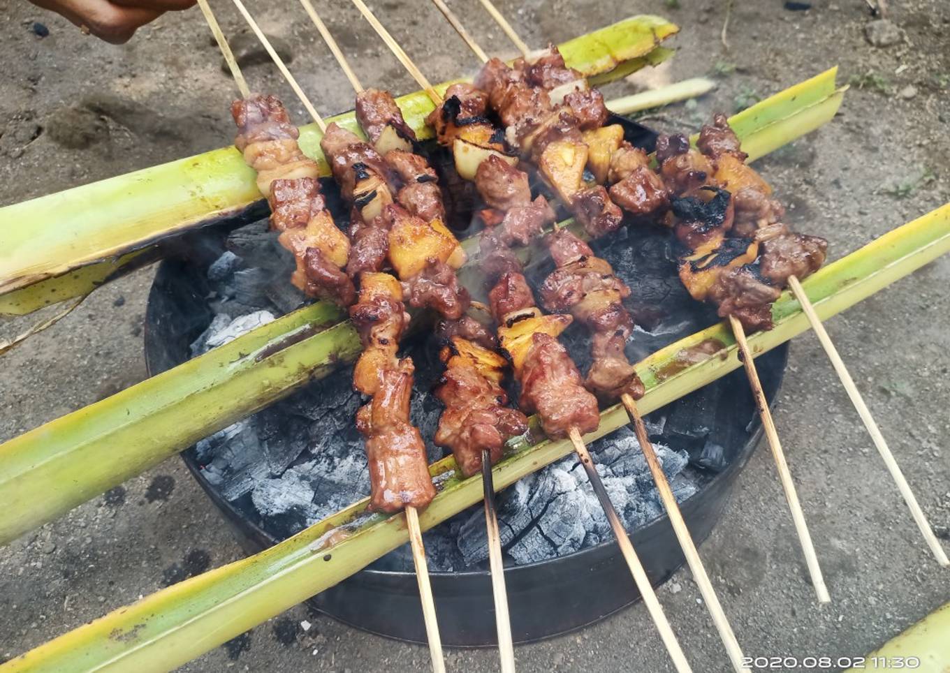 Sate Daging Sapi, nanas, bawang bombai, Bumbu Lezat