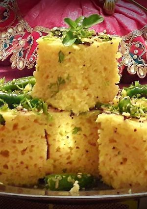 ખમણ (khaman recipe in Gujarati) રેસીપી મુખ્ય ફોટો