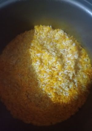 Una foto de ARROZ AMARILLO💛😘