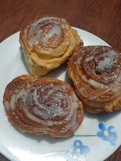 Una foto de Pan dulce con coco rallado