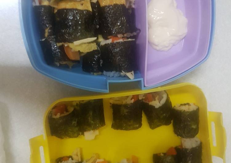 Kimbab ato Sushi bekal anak
