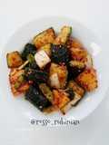Kimchi a base di cetriolo e mela (OiSagwaKimchi)