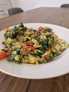 Una foto de Huevos con espinaca