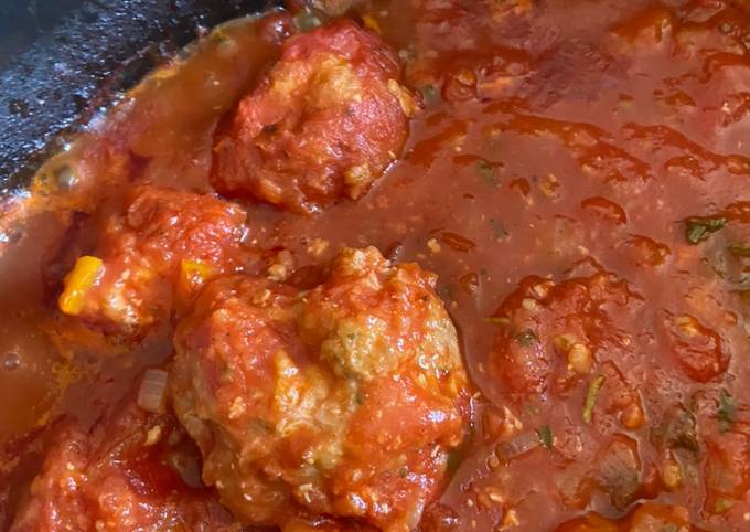 Turkey Meatballs in tomato sauce (dairy free)