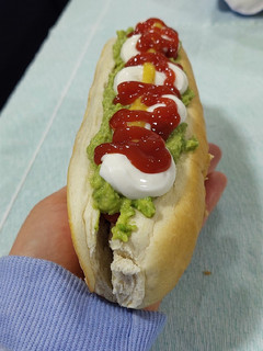 Una foto de Completo Italiano Express! Fácil y Rápido (hot dog chileno)