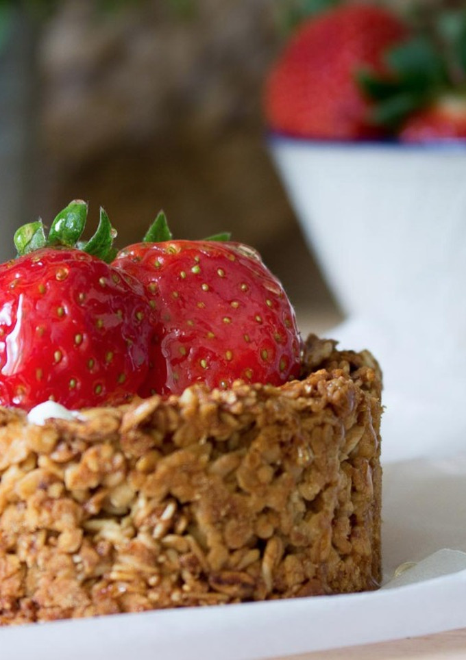 Una foto de Tarta de muesli con fresas