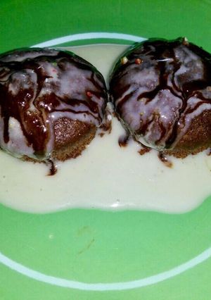 A picture of White Chocolate Lava CupCake.