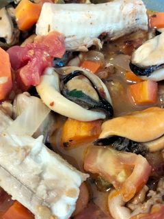 Una foto de Suquet de mussola y mejillones