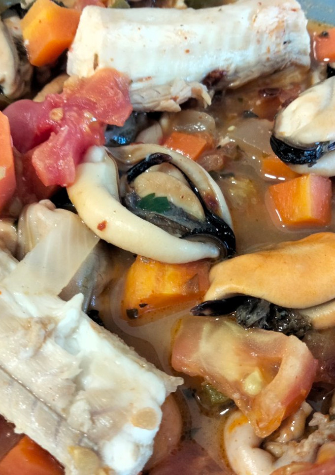 Una foto de Suquet de mussola y mejillones