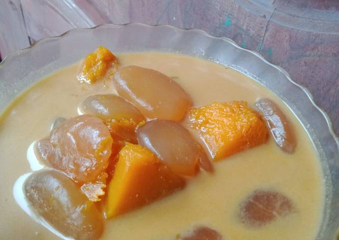 Kolak labu kuning with kolang kaling