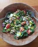 Ensalada de arroz integral con sabor mediterráneo