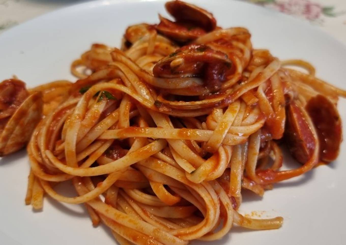 Linguine alle Vongole in rosso