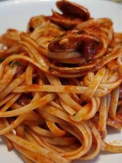 Una foto de Linguine alle Vongole in rosso