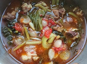 Hình của món Canh thịt bò dưa chua.