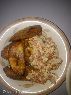 A picture of Fried plantain and egg sauce.