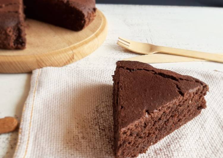 Torta al cacao con carote e zucchine