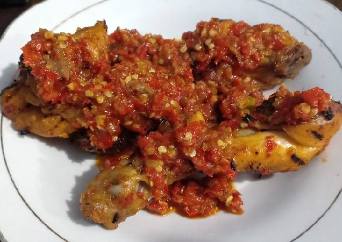 Ayam geprek bakar pedas