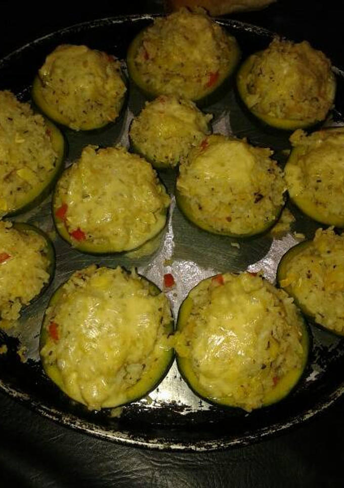 Una foto de Zapallitos rellenos de Arroz
