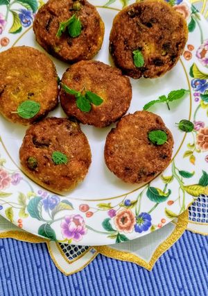 A picture of Soya chunks and Yellow Moong dal Cutlets.