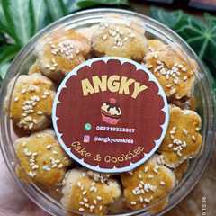 A picture of Kue Kacang Klasik.