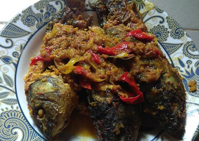 Resep Ikan mas bumbu kuning ala chef gagal yang Enak