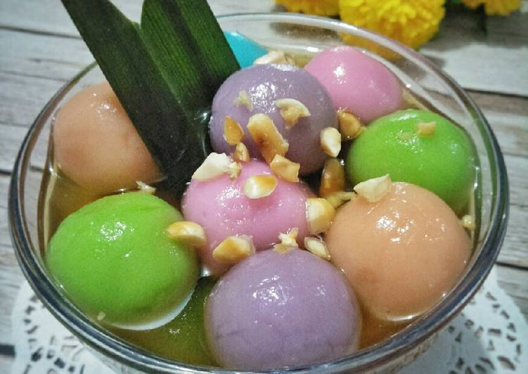 Simple Way to Prepare Homemade Wedang Ronde (Glutinous Rice Balls in Ginger Syrup)