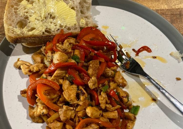 Steps to Make Any-night-of-the-week Hot chilly chicken with buttery bread