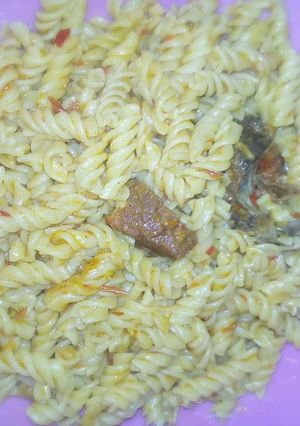 A picture of Jollof macaroni.