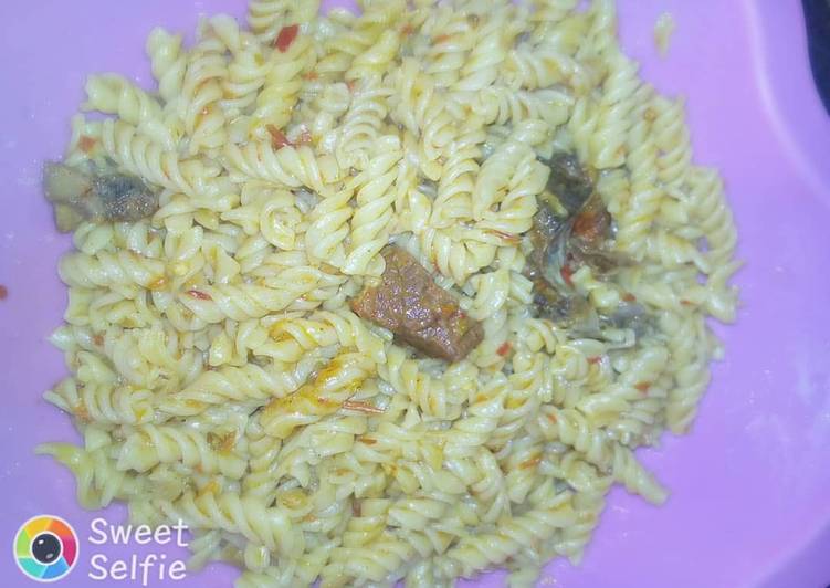 Recipe of Tasty Jollof macaroni | Quick Recipe For One