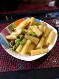 Pasta guanciale fave e pecorino