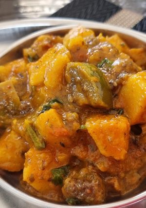 A picture of Brinjal potato mint masala.