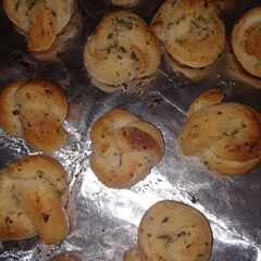 A picture of Simple Garlic Knots.