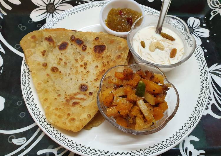 Fresh Paratha,Pumpkin Curry, Sweet Mango Pickle and Vermicelli Kheer