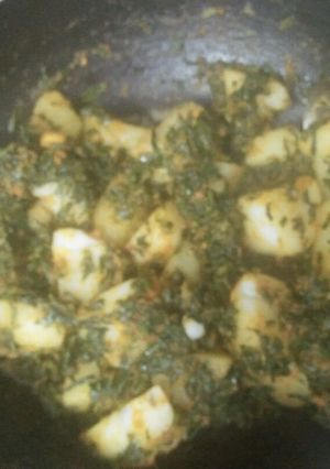 A picture of Aloo (potato) methi veg.