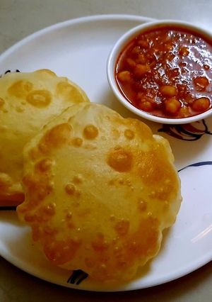 छोले भटूरे (Chole bhature recipe in Hindi) रेसिपी मुख्य फोटो