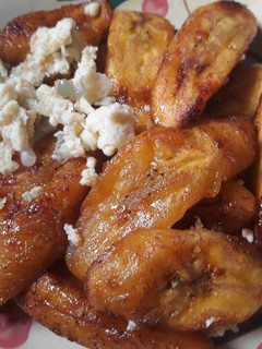 A picture of Fried egg with plantain.