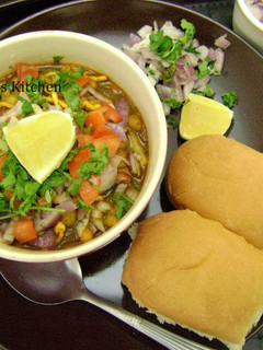 A picture of Misal Pav.
