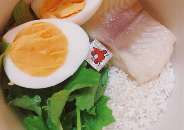 Bagaimana Membuat MPASI Bayi 7 Bulan “Bubur Ikan Dori Green Baby Kale” yang Enak