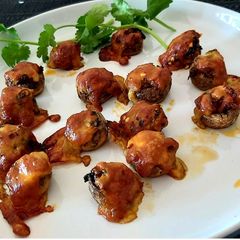 A picture of Stuffed veg cheese mushroom.