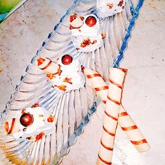 A picture of Mini Chocolate Vanilla pastries.