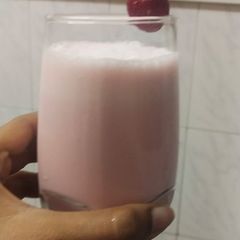 Strawberry milkshake A picture of Strawberry milkshake.