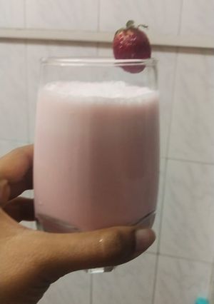 A picture of Strawberry milkshake.