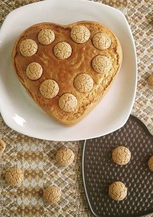 A picture of Cake with Egg Whites and Amaretti Cookies.