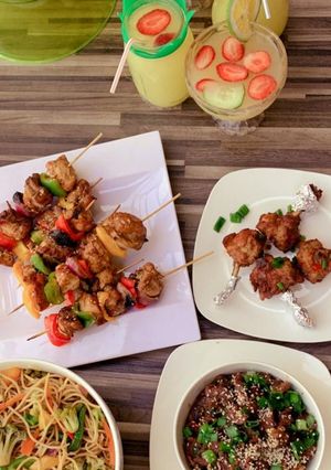 A picture of Shish Tawook.