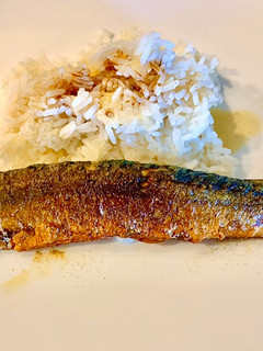 簡單的香煎秋刀魚 的食譜成品照片