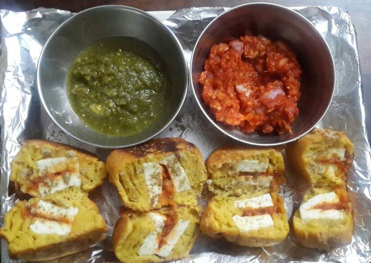 Stuffed cottage cheese pakoda with tangy red ch utney