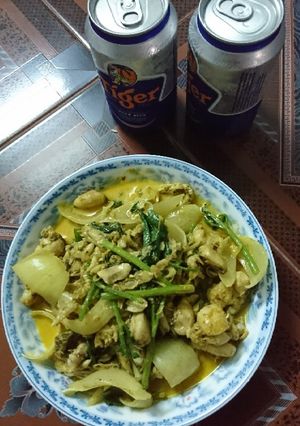 Hình của món Ếch xào cà ri nước cốt dừa.