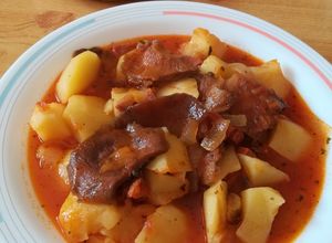 Una foto de Patatas guisadas con níscalos