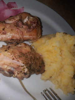 Una foto de Pollo al horno con puré de calabaza