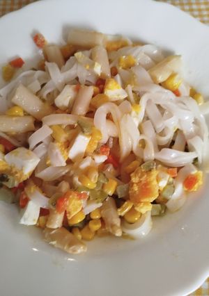 Una foto de Ensalada de Noodles de Arroz y Verduras Aliñada a Tu Gusto